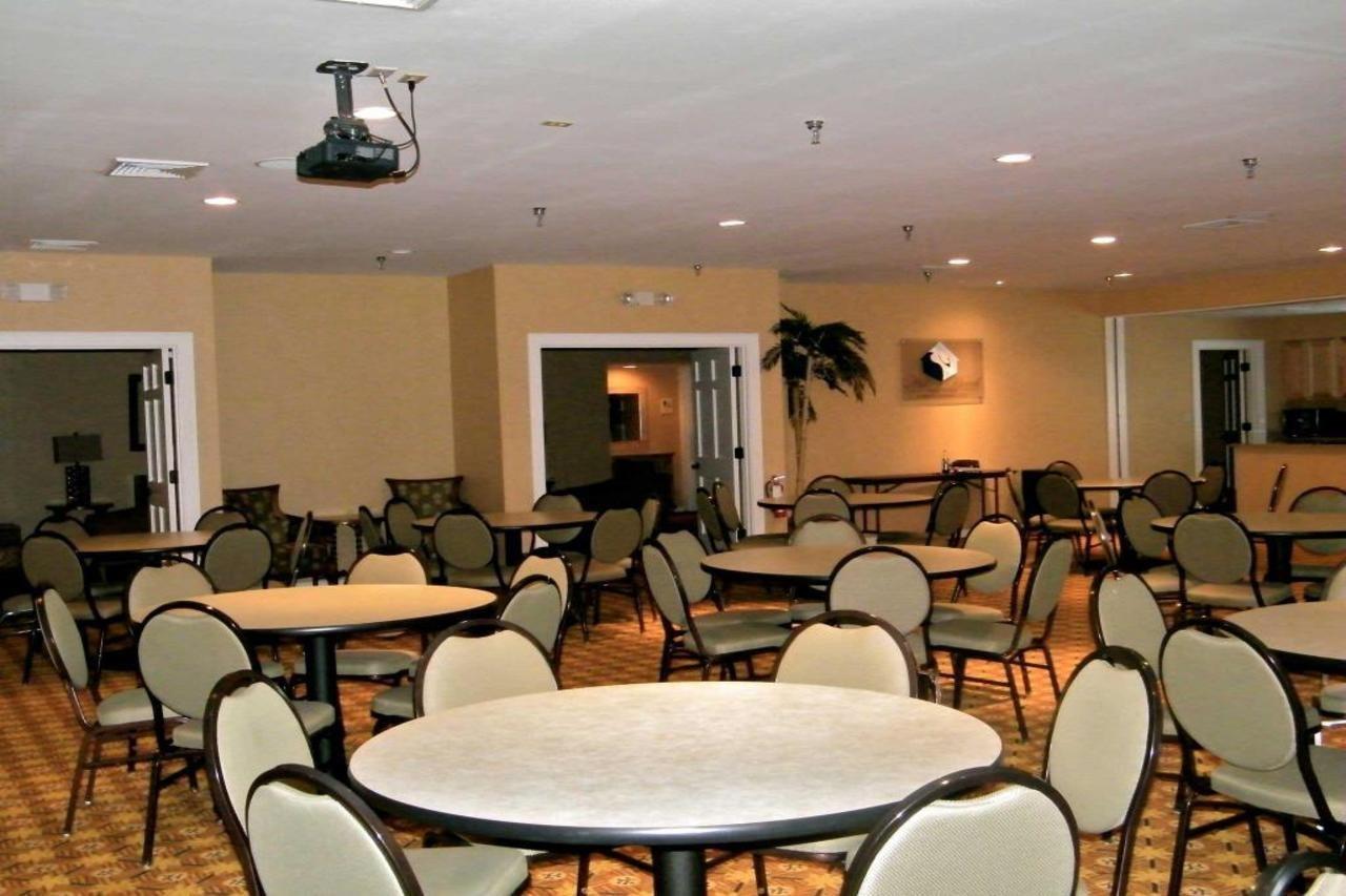 Palmera Inn And Suites Hilton Head Island Exterior photo