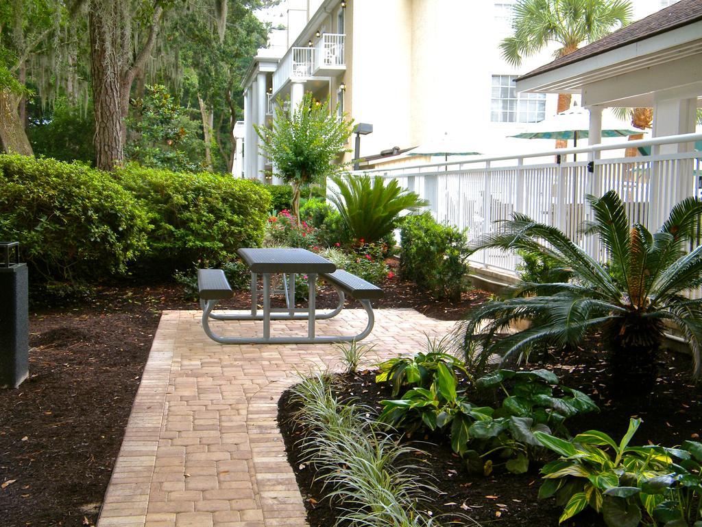 Palmera Inn And Suites Hilton Head Island Exterior photo