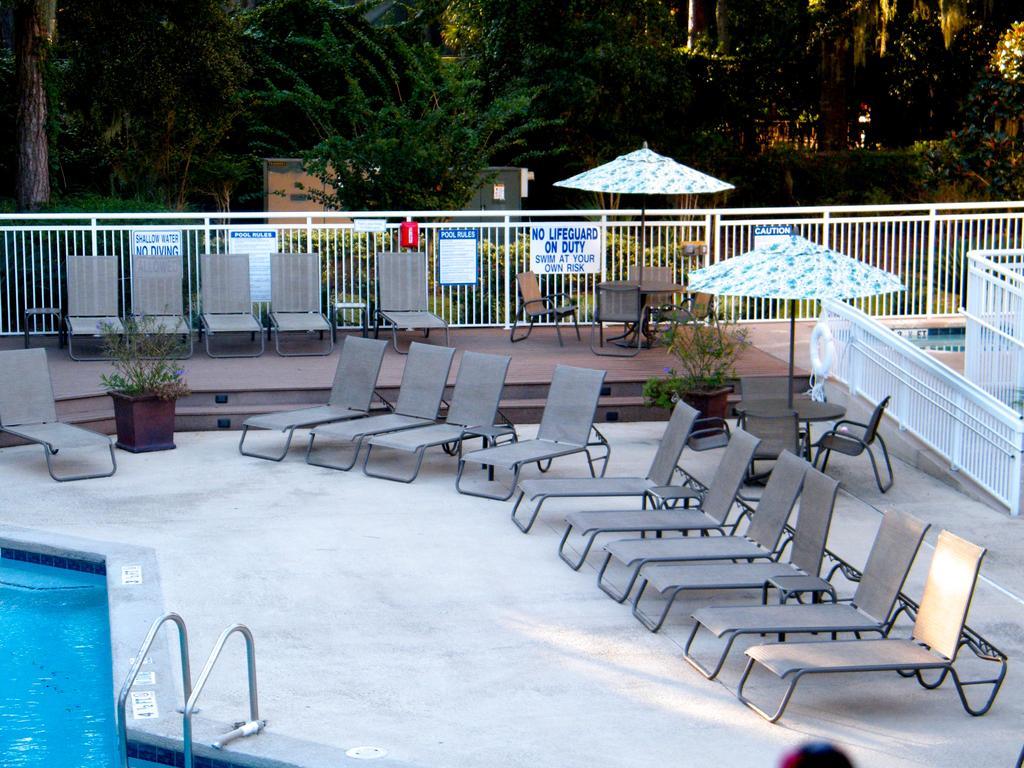 Palmera Inn And Suites Hilton Head Island Exterior photo