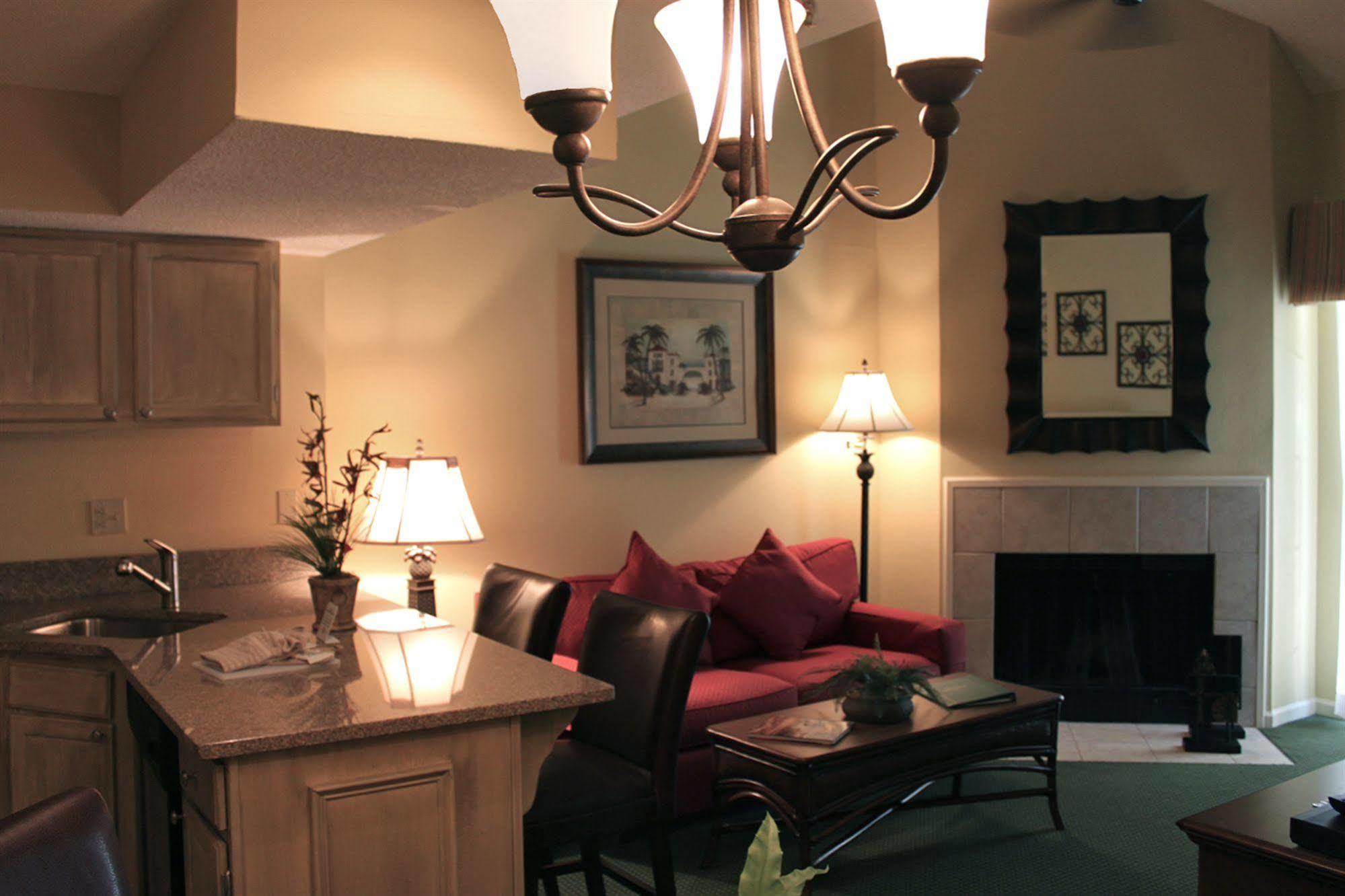 Palmera Inn And Suites Hilton Head Island Room photo