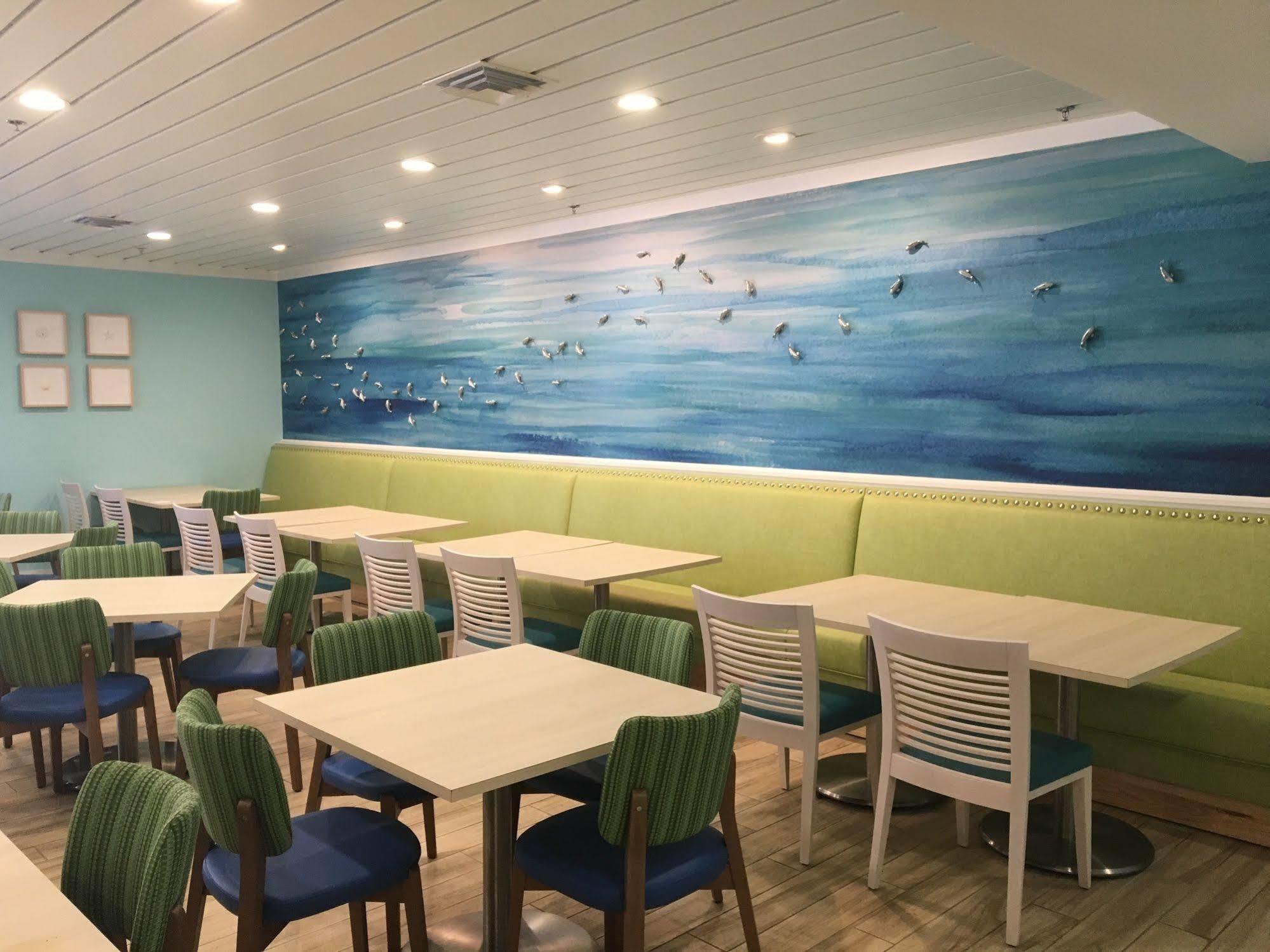 Palmera Inn And Suites Hilton Head Island Exterior photo