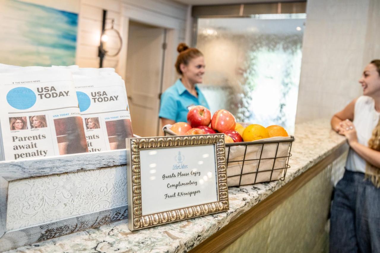 Palmera Inn And Suites Hilton Head Island Exterior photo